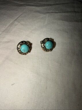 Turquoise Stone Filigree Stud Earrings - Women Jewelry